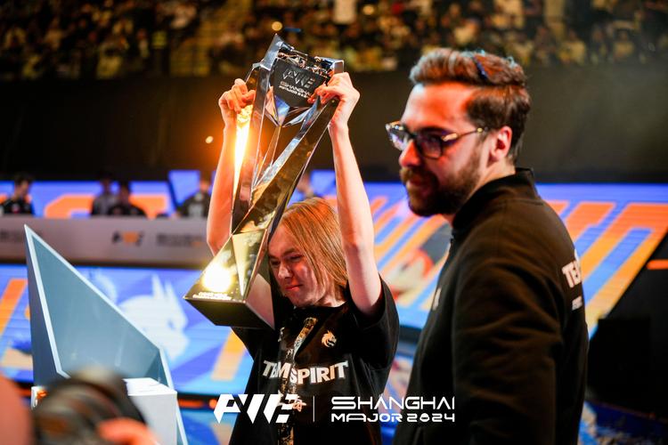 负的硬通货 负的硬通货